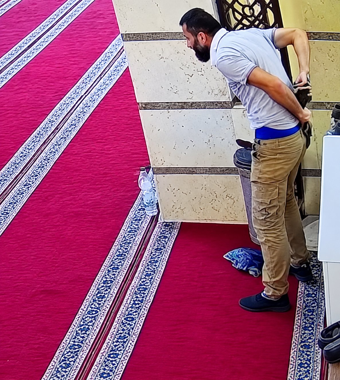 Viral Video: Man Caught on CCTV Hiding Stolen Mosque Shoes in His ...