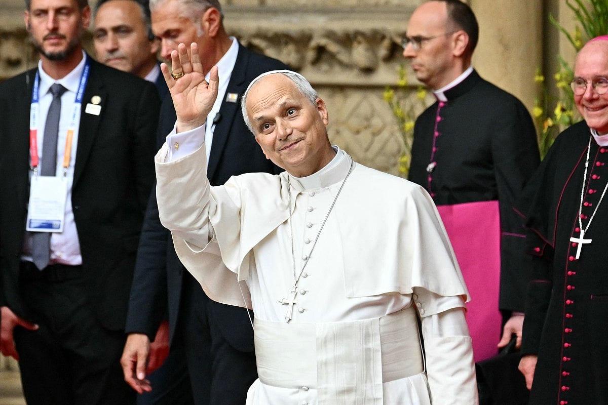 Pope Leo XIV Departs France After Historic Four-Day Visit Marked by ...