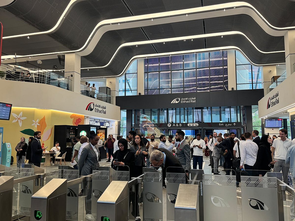 Etihad Rail Launches First Dubai–Abu Dhabi Passenger Train: Inside the ...
