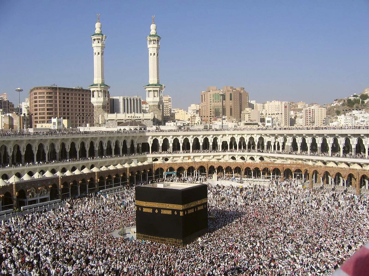 Saudi Arabia debunks suicide bomber claims at Mecca's Grand Mosque