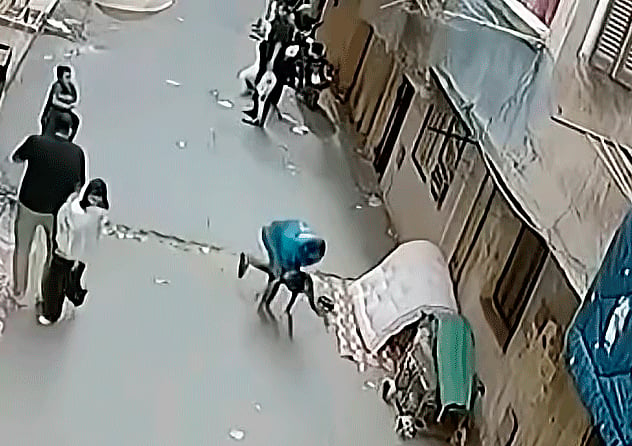 Heroic Rescue: Man Catches Falling Child from Balcony in Split-Second Save