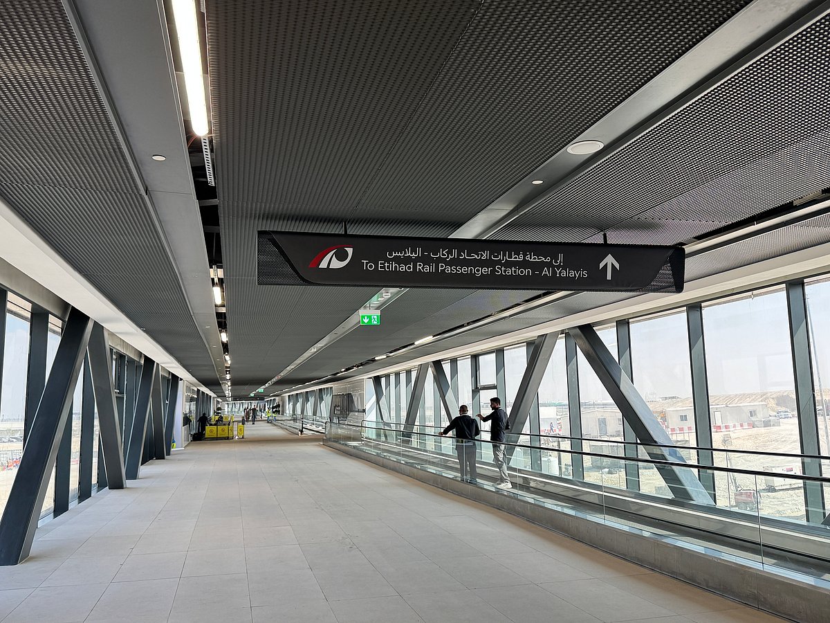 Dubai Etihad Rail–Metro pedestrian bridge opens: Five-minute walk ...