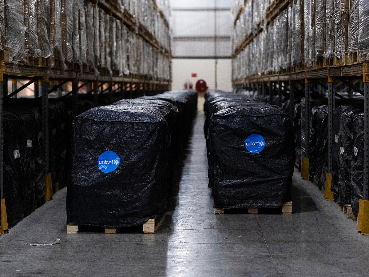Dubai launches new air bridge to deliver winter aid to Gaza