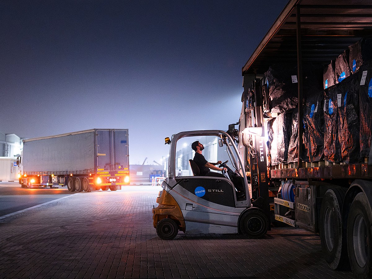 Dubai launches new air bridge to deliver winter aid to Gaza