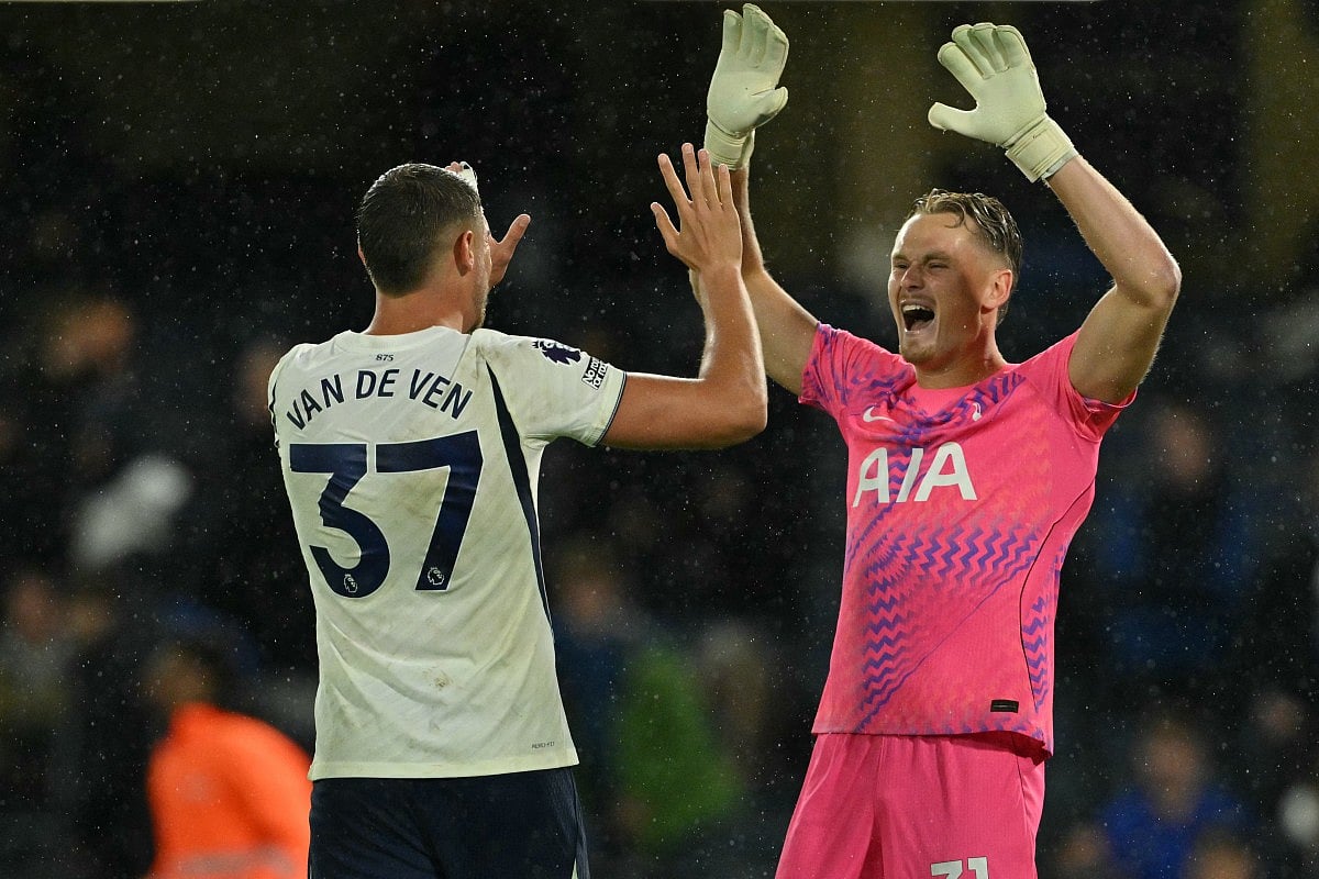 Spurs seal rare win at Chelsea as Palmer sees red
