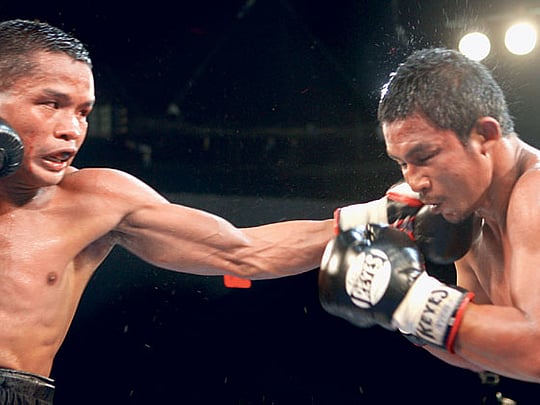 Filipino fighters smash opponents