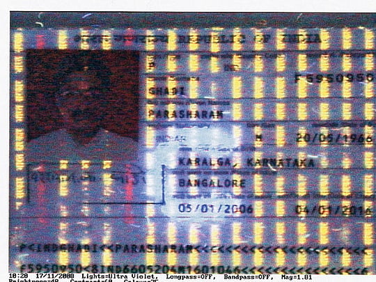Forensic section of Dubai Police uncovers new methods of passport forgery