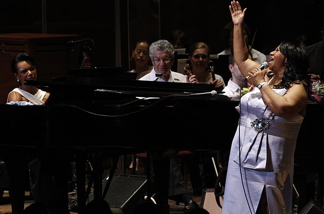 Aretha Franklin and Condoleezza Rice make music at US concert