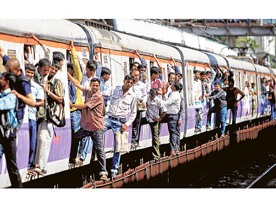 Mumbai schoolboy dies while taking a selfie atop train
