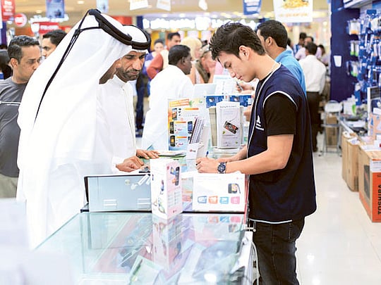 UAE’s telecom operators muscle into smartphone retail sales