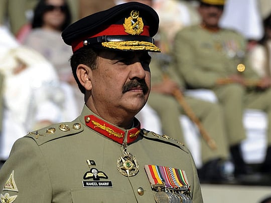New Pakistan army chief takes command