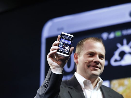 HTC launches smartphones to take on Samsung