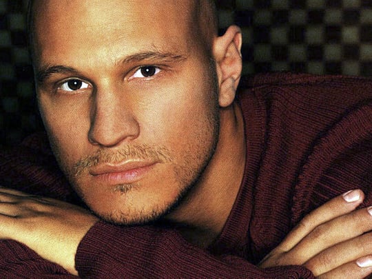 Country music singer Kevin Sharp dies at age 43