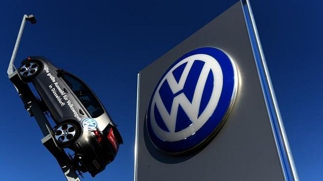 German authorities to order recall of 2.4 m VW vehicles in emission scandal