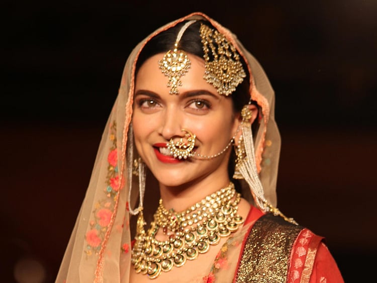 bajirao mastani dress designer Movie Costumes  Anju Modi