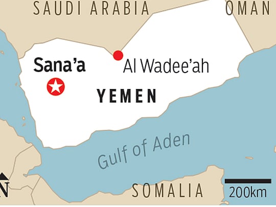 Pro-Hadi forces seize key border crossing