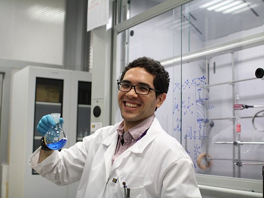 NYU profesors develop self-healing crystal
