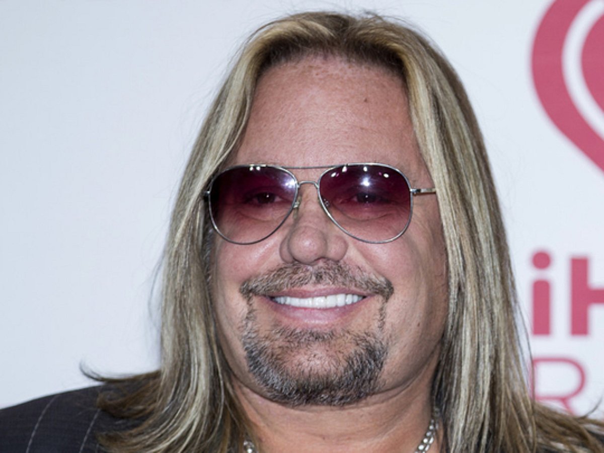 Cludge Neil Attorneys probe charges against Motley Crue’s Neil