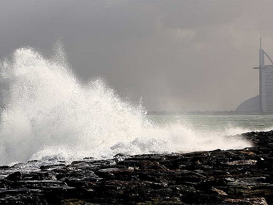 Caution: Strong rush of 45km/h wind to blow over UAE