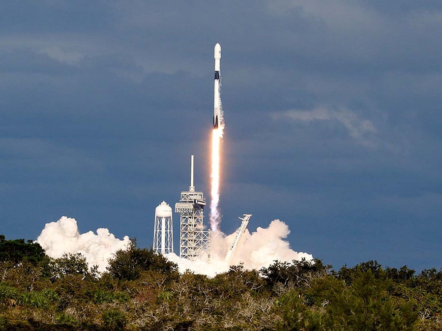 SpaceX launches 24 Starlink satellites