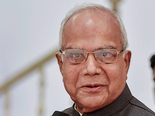 TN governor apologises for patting scribe’s cheek