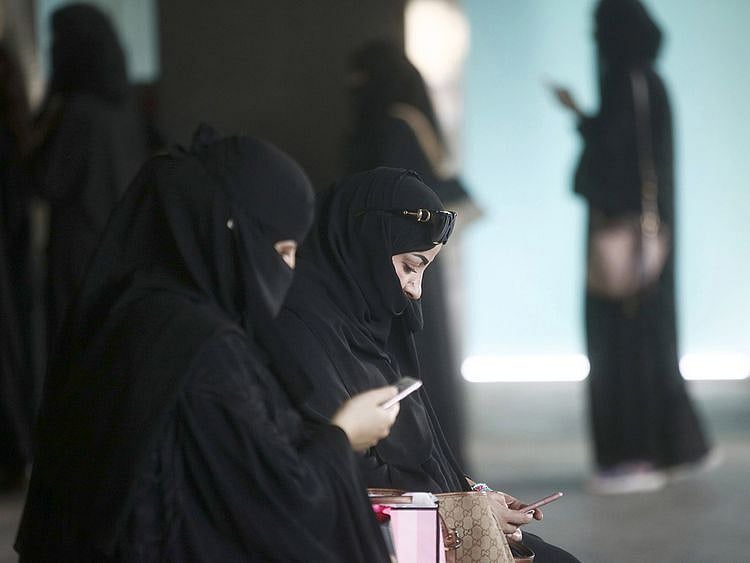 Saudi Arabia drops dress code for foreign women in tourism push
