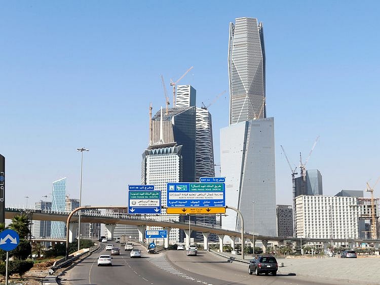 New traffic law: Driving with expired registration in Saudi Arabia now ...