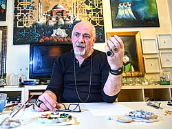 Turkey's 'Microangelo' turns tiny objects into artworks