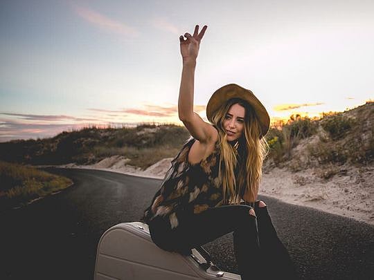 Country singer Kylie Rae Harris dies in crash