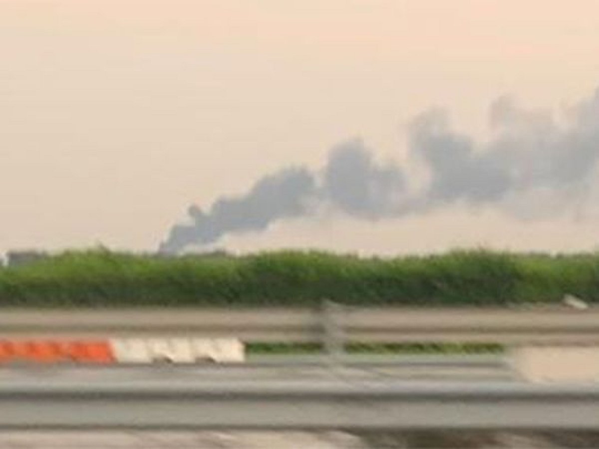 Fire in Dubai: Shop gutted in Ras Al Khor district