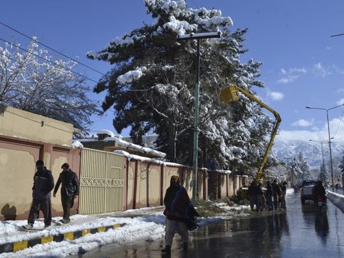 Photos Balochistan Capital Quetta Receives Season s Heavy Snowfall photos-balochistan-capital-quetta-receives-season-s-heavy-snowfall