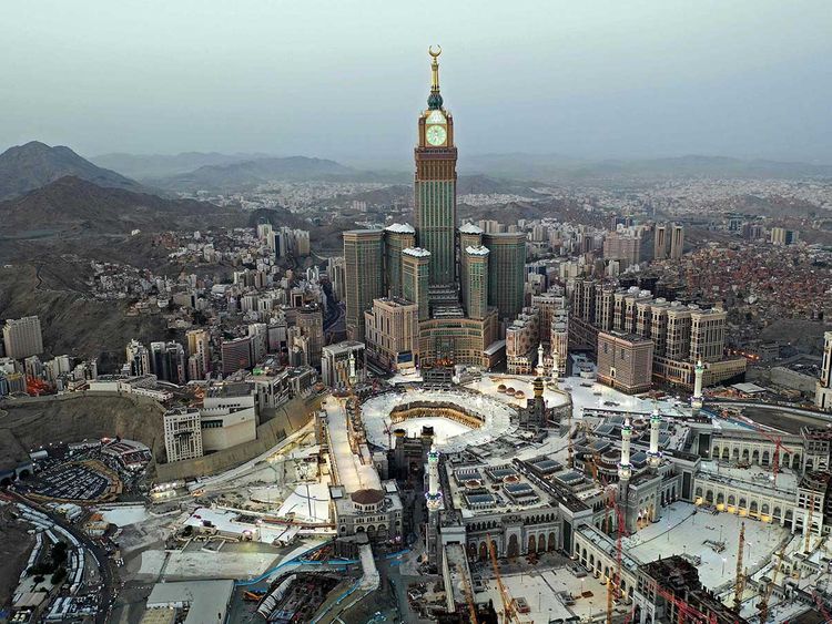 Mecca Clock: The world’s largest clock tower, illuminating the skies of ...