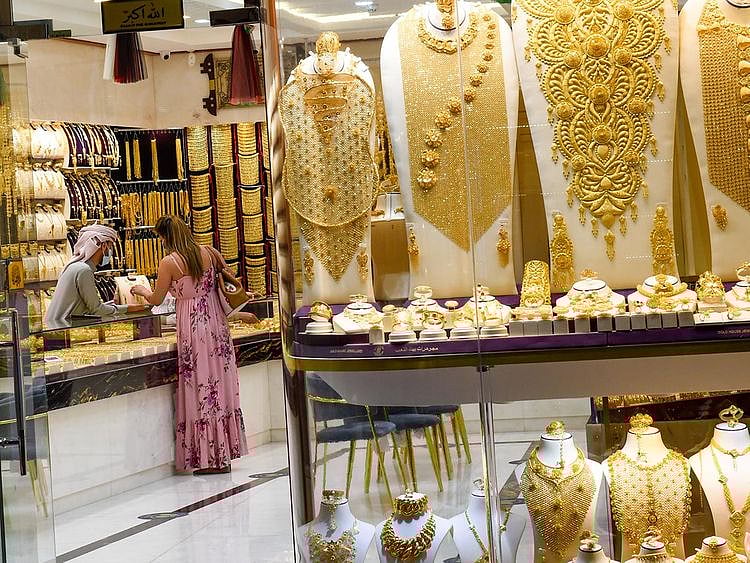 Instant online booking: How UAE buyers can beat sudden gold price changes