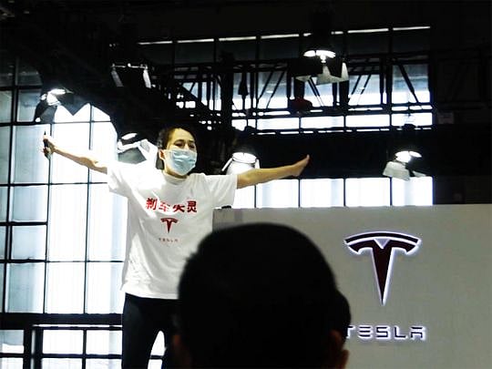 Tesla apologises as China disquiet mounts