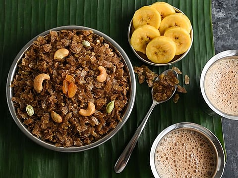 How to make authentic Kerala Aval Vilayichathu (sweetened beaten rice ...