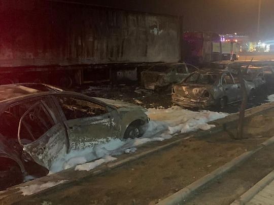 Saudi Arabia: Massive fire guts oil tanker, 10 cars on Mecca-Jeddah road