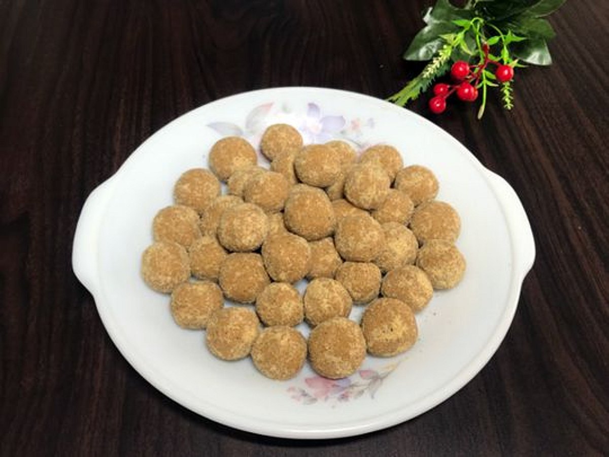 Unda Rice Traditional Kerala recipe to make Avalose unda or roasted sweet rice ...