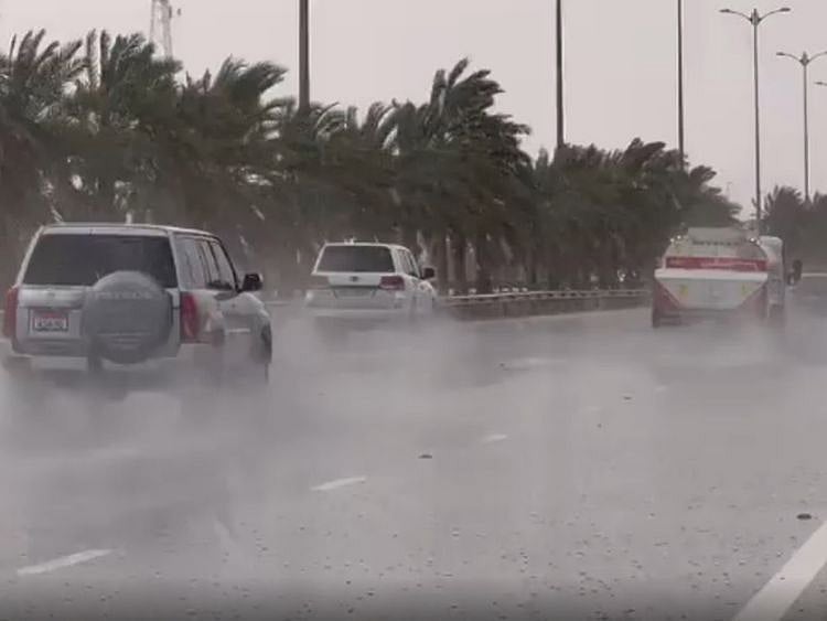 Rain in Al Ain as UAE records 47.4°C high, more showers expected tomorrow
