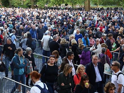 Queue to see Queen Elizabeth’s coffin reopens, wait time is over 24 hours