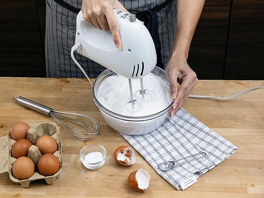 5 best hand mixers for home bakers in UAE, for 2024