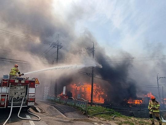 Hundreds flee from wildfire in South Korean seaside city