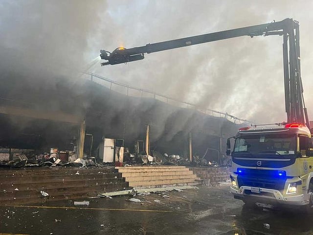Saudi Arabia: Fire erupts at Jeddah market