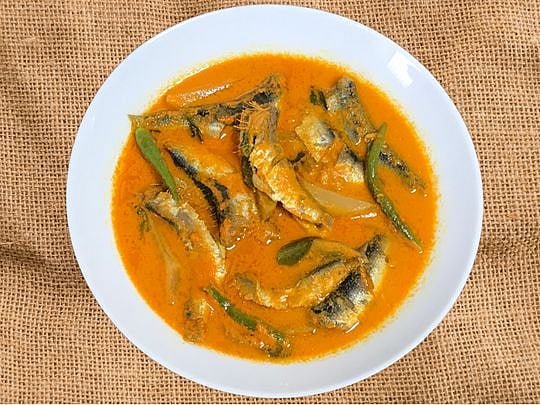 Video guide to making Kerala's special pachamanga mathi curry or ...