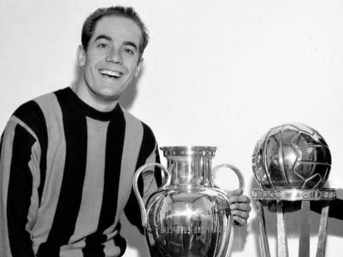 Former Spanish Ballon d’Or winner Luis Suarez dies