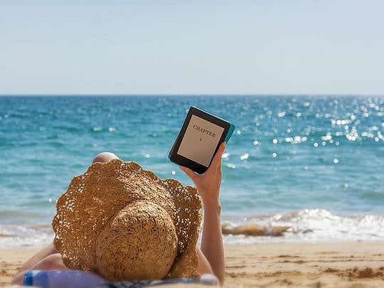 8 best travel tech essentials for flights, weekends and long trips, UAE (2026)