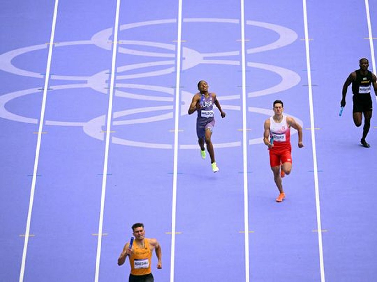High schooler Quincy Wilson helps US into 4x400m final in Paris Olympics