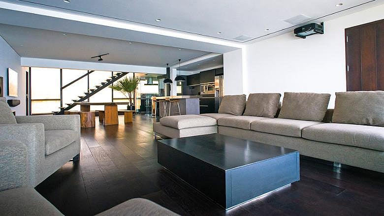Interior De La Casa De John Abraham