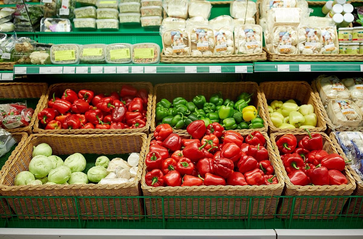 Calorie Restriction and Mediterranean-Style Diet Yield Similar Weight Loss