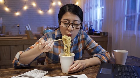 DDW: Late-Night Eating + Stress Negatively Impact Gut