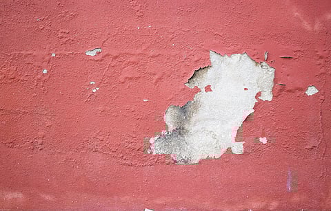 cracked paint chips lead